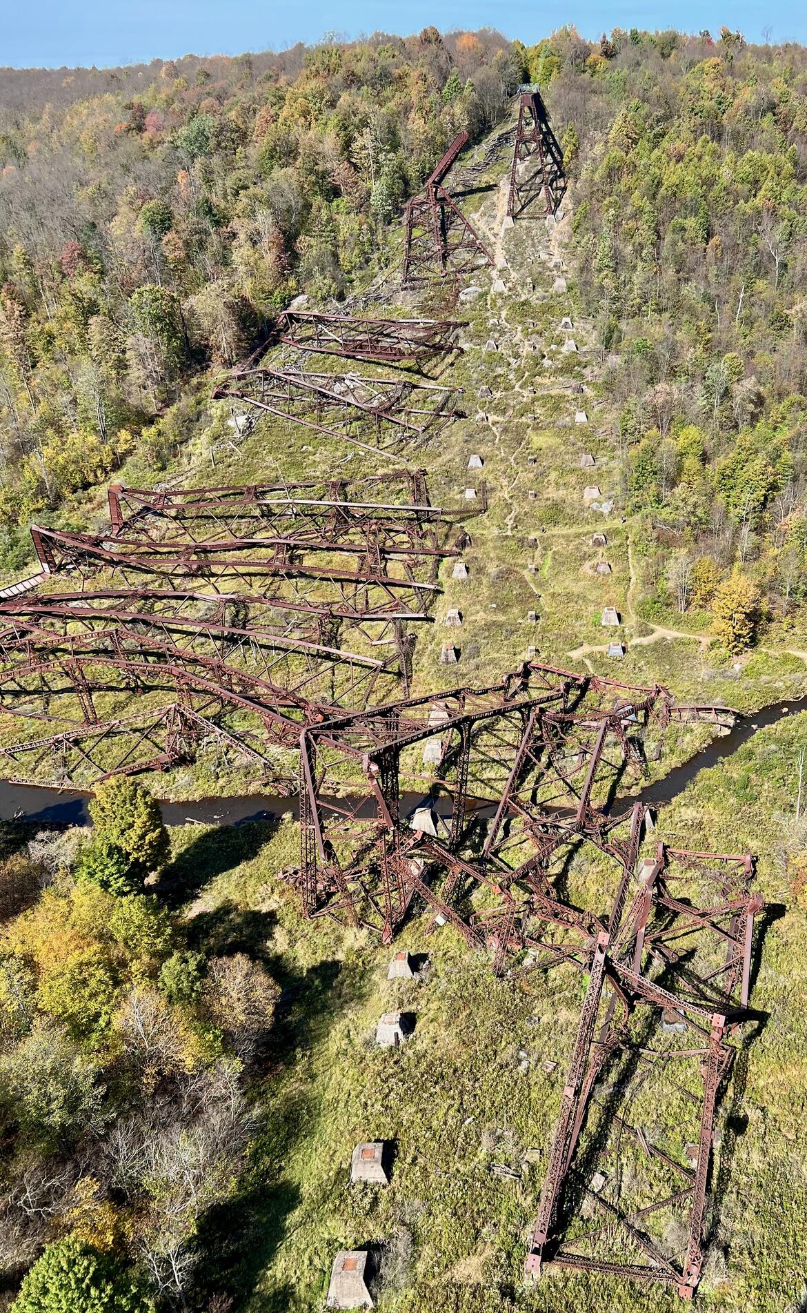 Collapsed bridge structure